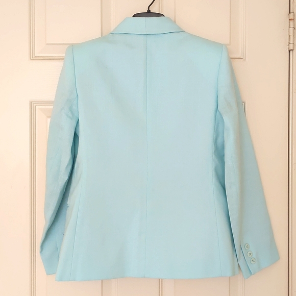 NWOT. Woman's Rayon blended full lined blazer. - Picture 2 of 4